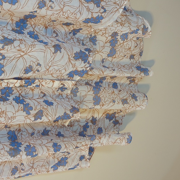 Women's Floral High-Low Blouse - Picture 3 of 5